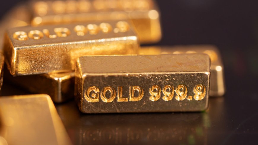 Gold steady after Powell flags cautious approach to rate cuts