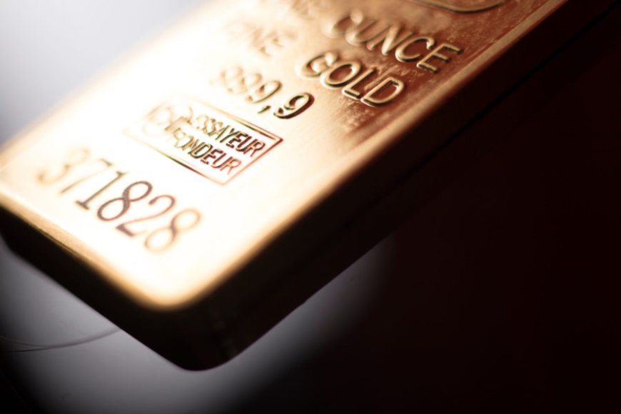 Gold price set for first weekly loss of 2025 as investors take profits